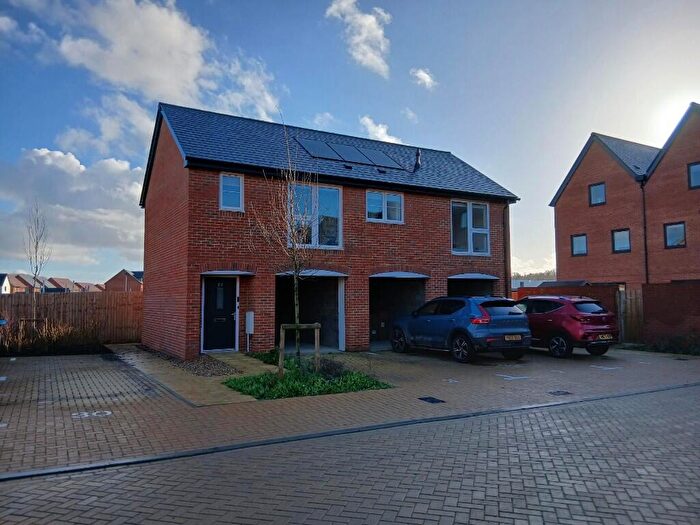 2 Bedroom Flat To Rent In Wallington Road, SO30