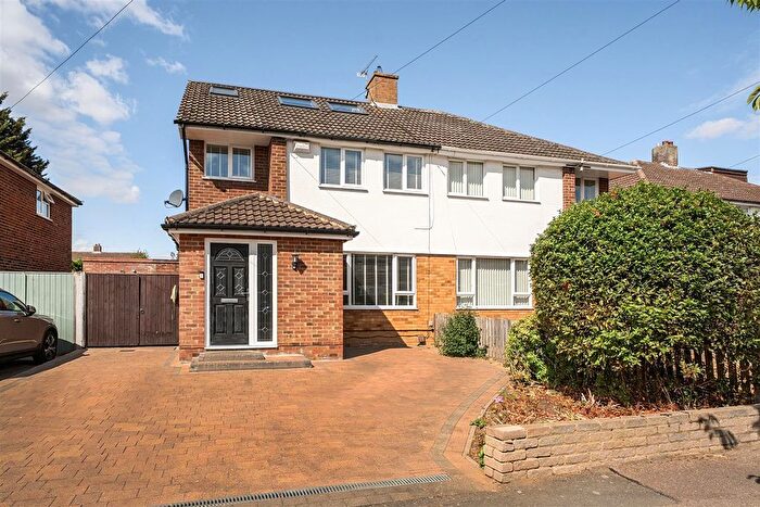4 Bedroom Semi-Detached House For Sale In Larkway, Bedford, MK41