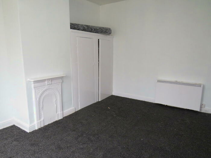 2 Bedroom House To Rent In Ripon Street, Halifax, HX1
