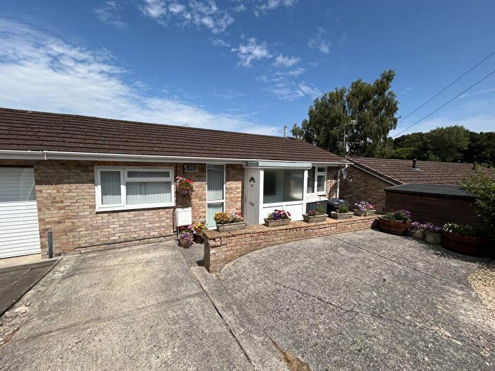 3 Bedroom Semi-Detached House For Sale In Sycamore Drive, Yeovil, BA20