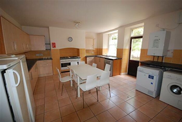 8 Bedroom Terraced House To Rent In Hughendon Road, BS8