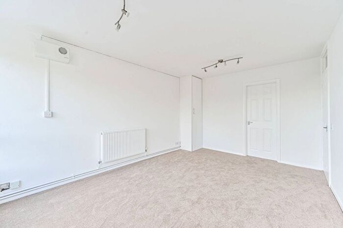 1 Bedroom Flat To Rent In Rectory Road, Beckenham, BR3