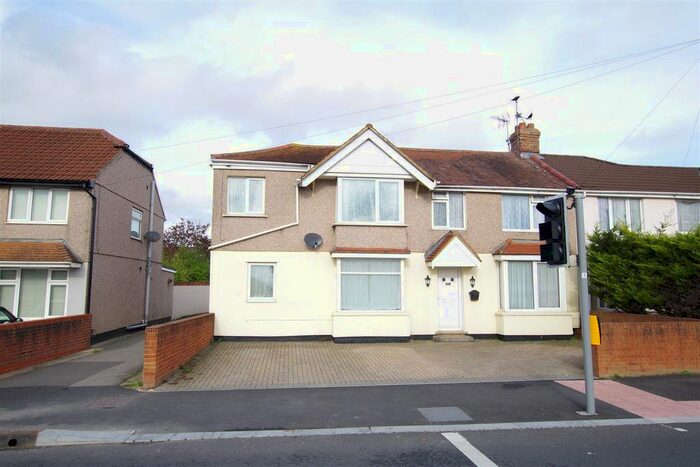 Studio To Rent In Oxford Road, Stratton, Swindon, SN3