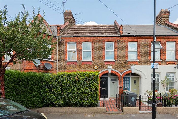 2 Bedroom Flat For Sale In Hitcham Road, Walthamstow, E17