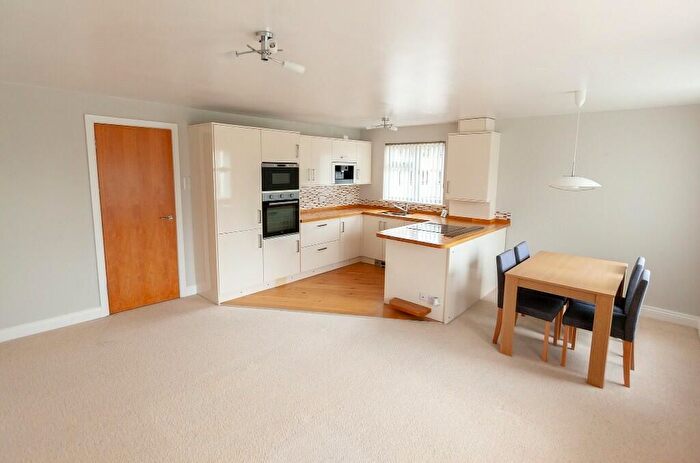 2 Bedroom Flat To Rent In Longacre Road, Ashford, TN23