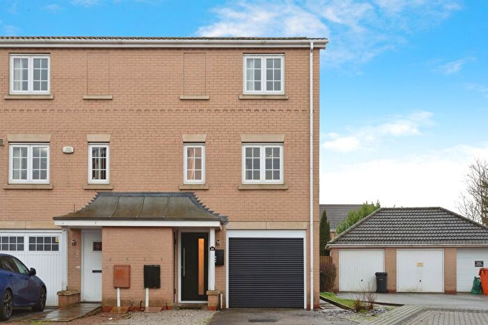 3 Bedroom Property For Sale In Halecroft Park, Kingswood, Hull, HU7