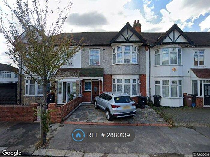 3 Bedroom Semi-Detached House To Rent In Bute Road, Ilford, IG6