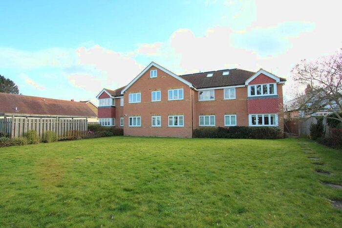 1 Bedroom Flat To Rent In Staines Road West, Ashford, TW15