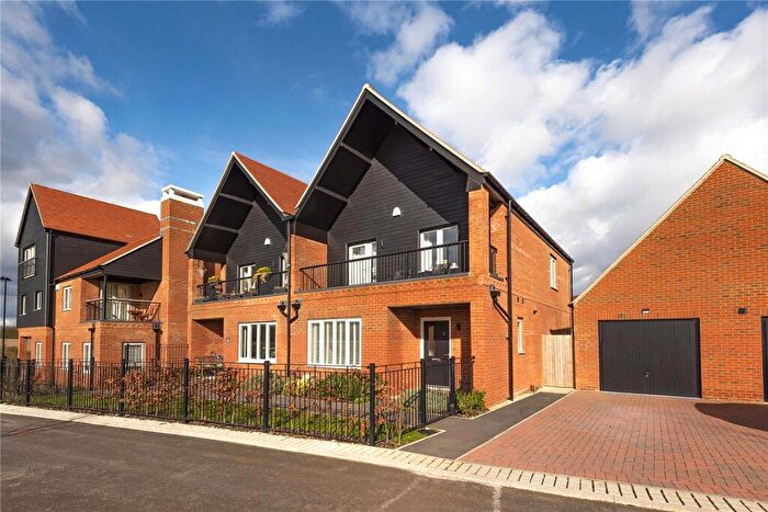 4 Bedroom Semi Detached House To Rent In Roman Drive, Winchester, Hampshire, SO22