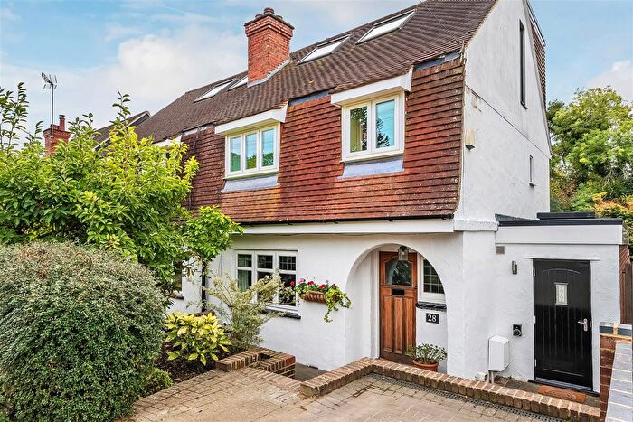 4 Bedroom Semi-Detached House For Sale In Gordons Way, Oxted, RH8