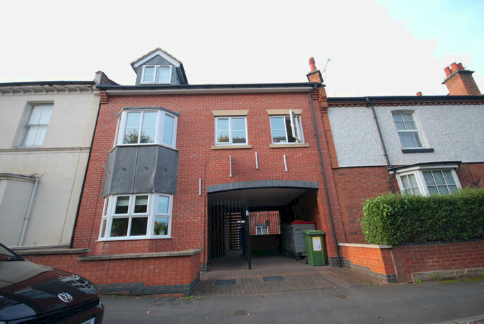 1 Bedroom Flat To Rent In Tachbrook Street, Leamington Spa, Warwickshire, CV31