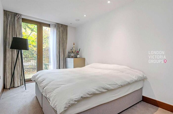 2 Bedroom Apartment For Sale In St. Dunstans House, - Fetter Lane, London, EC4A