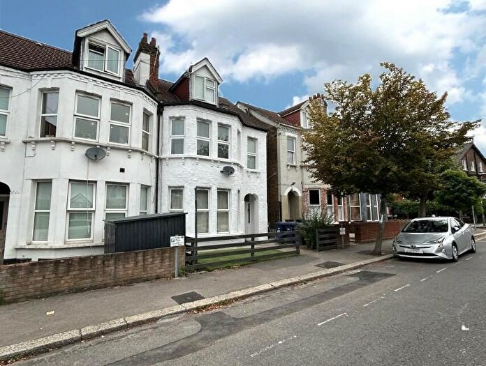 Studio To Rent In Cricklewood, London, NW2