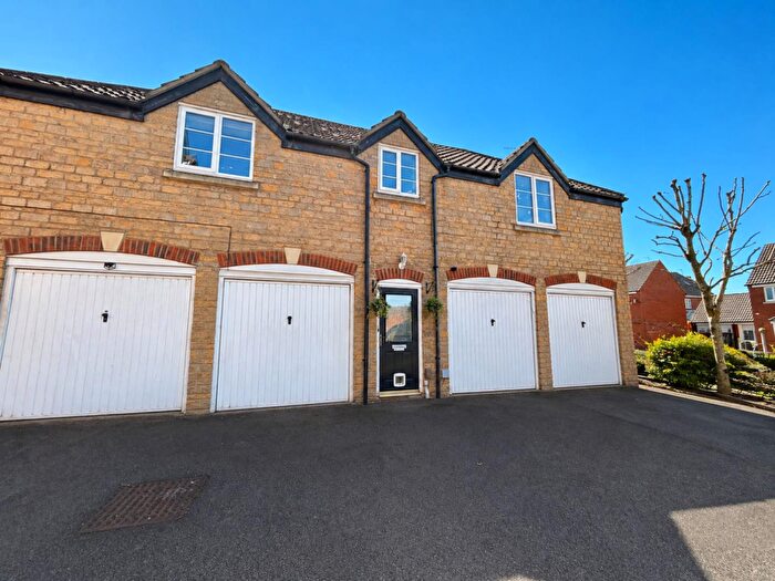 2 Bedroom Coach House For Sale In Cony Walk, Grange Park, Northampton, NN4