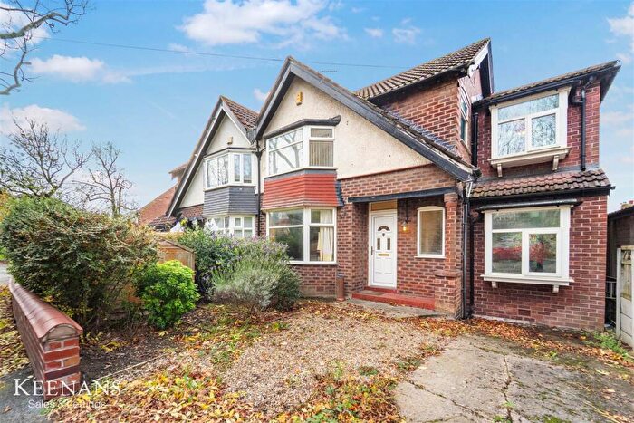 4 Bedroom Semi Detached House For Sale In Radcliffe Park Road, Salford, M6