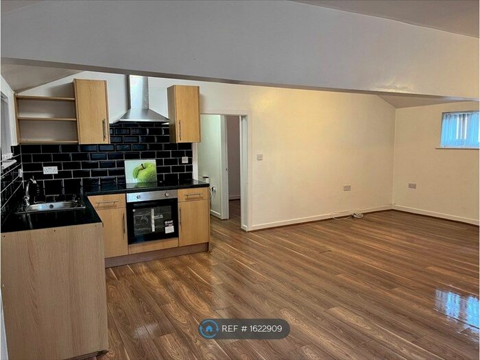 1 Bedroom Flat To Rent In Wigan Lane, Wigan, WN1
