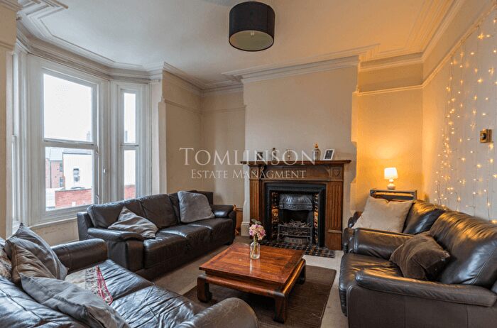 3 Bedroom Flat To Rent In Ilkeston Road, Lenton, Nottingham, NG7