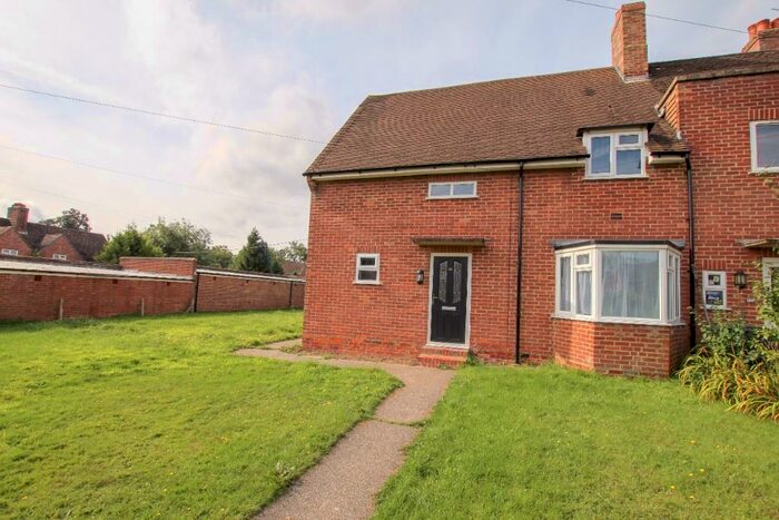 3 Bedroom End Of Terrace House To Rent In Breachfield, RG20