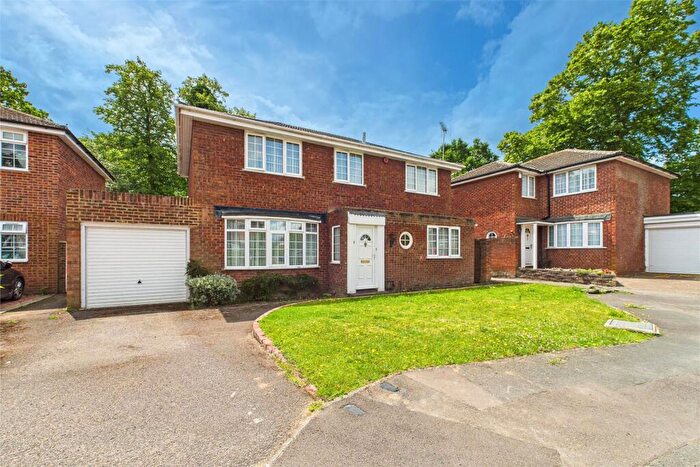 4 Bedroom Detached House For Sale In Dene Close, Bracknell, Berkshire, RG12