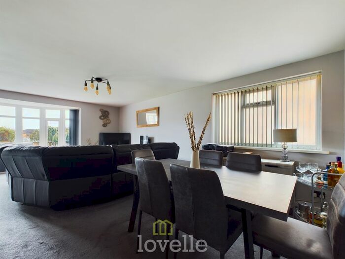 2 Bedroom Detached Bungalow For Sale In Wesley Crescent, Cleethorpes, DN35
