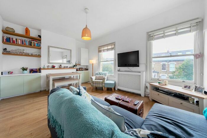 2 Bedroom Flat To Rent In Kellett Road, London, SW2