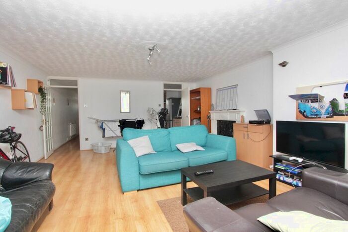 3 Bedroom Terraced House To Rent In Ida Road, Haringey, London, N15