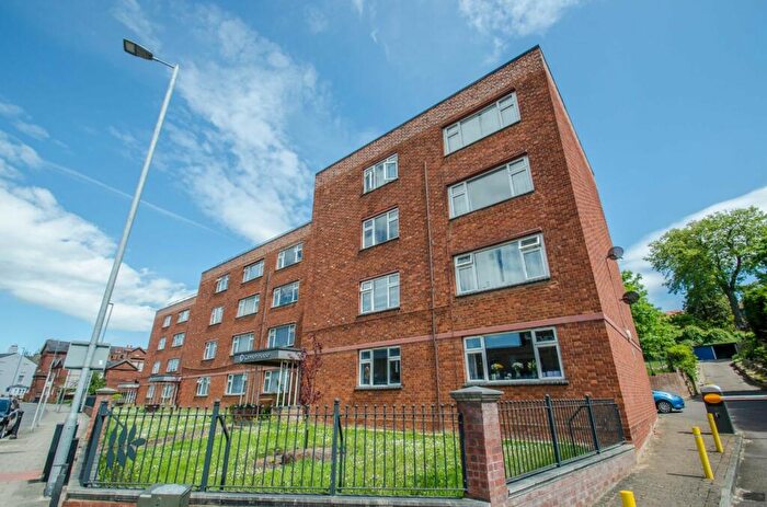 2 Bedroom Flat For Sale In Cannon House, Queen Street, Hitchin, Hertfordshire, SG4
