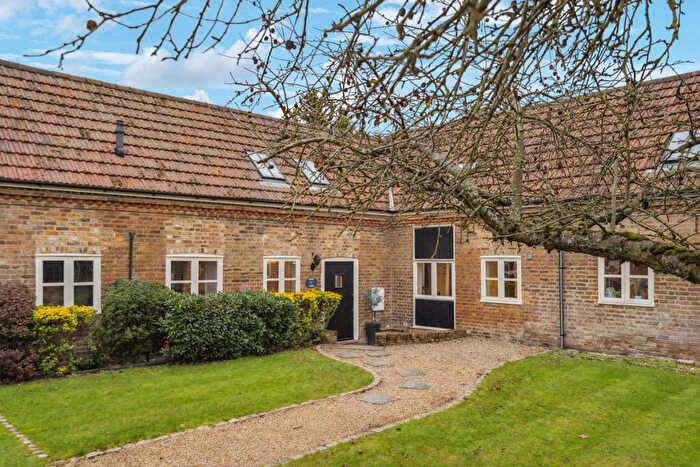 4 Bedroom Barn Conversion For Sale In St. Huberts Lane, Gerrards Cross, SL9