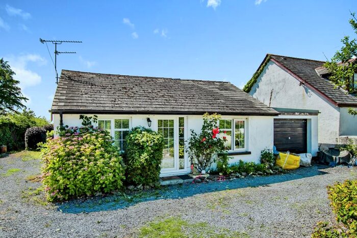 2 Bedroom Bungalow For Sale In Thomas Chapel, Begelly, Kilgetty, Pembrokeshire, SA68
