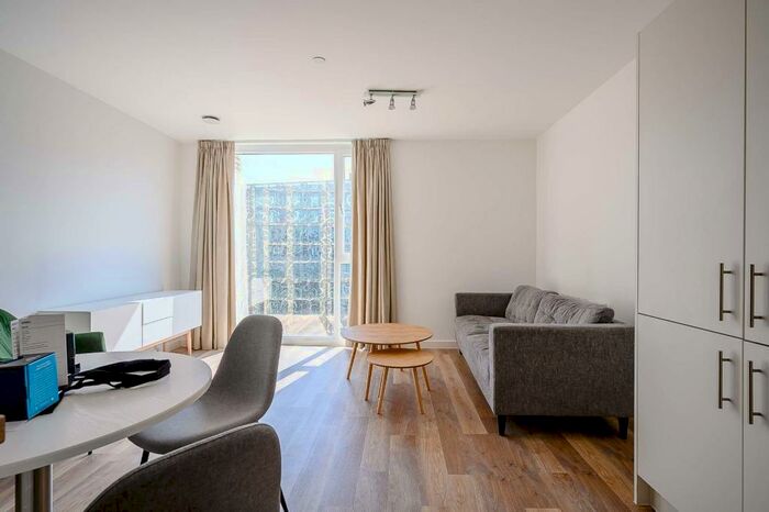 2 Bedroom Flat To Rent In Flat, The Wullcomb, Highcross Street, , Furnished, LE1