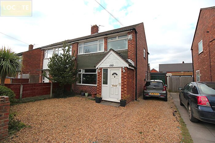3 Bedroom Semi-Detached House For Sale In Lock Lane, Partington, M31