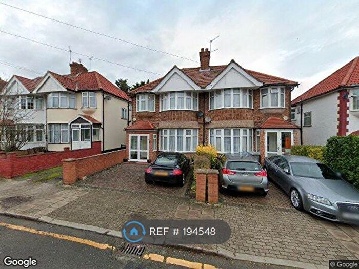 4 Bedroom Semi-Detached House To Rent In Chestnut Grove, Wembley, HA0