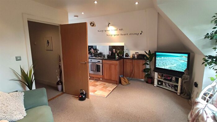 1 Bedroom Flat To Rent In Church Road, Emsworth, PO10