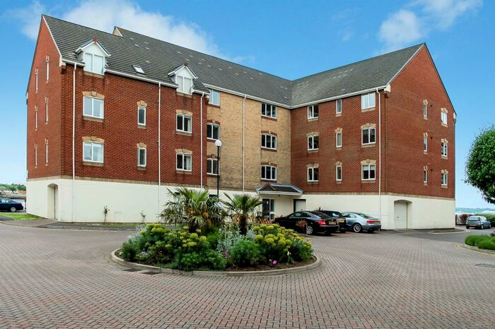 2 Bedroom Flat To Rent In Pacific Close, Southampton, SO14