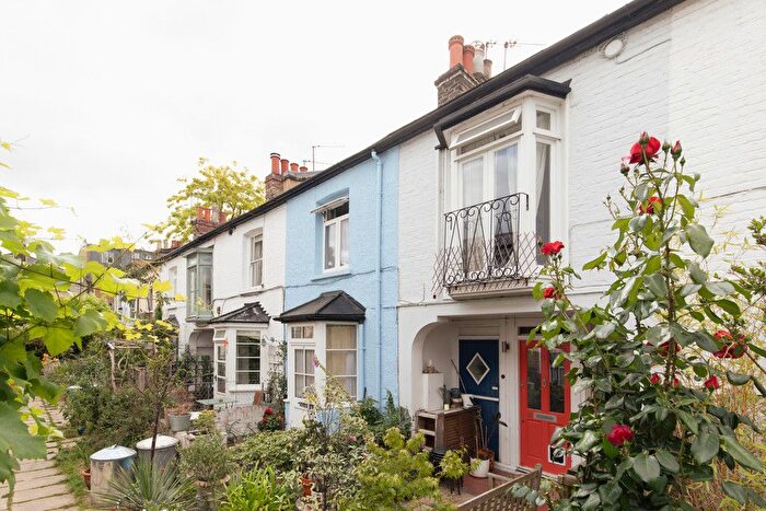 1 Bedroom Terraced House For Sale In Choumert Square, Peckham Rye, SE15