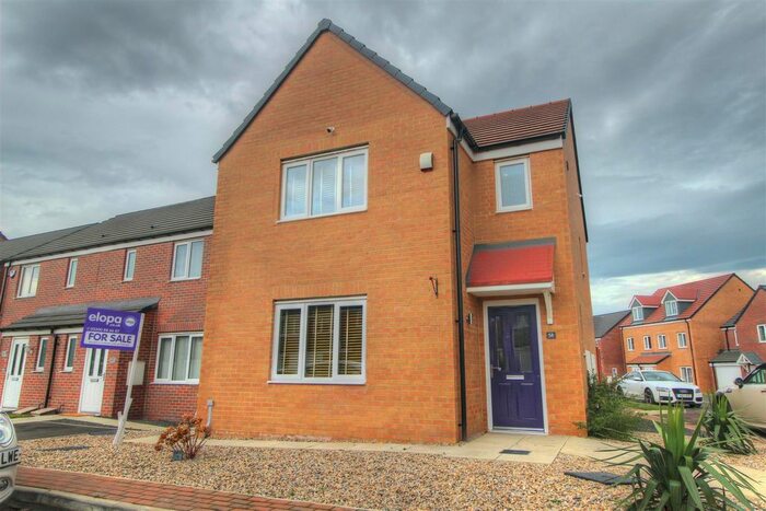 3 Bedroom Detached House To Rent In Whitethroat Close, Hetton-Le-Hole, Houghton Le Spring, DH5