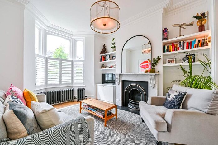 4 Bedroom House To Rent In Highbury Hill, Highbury, London, N5