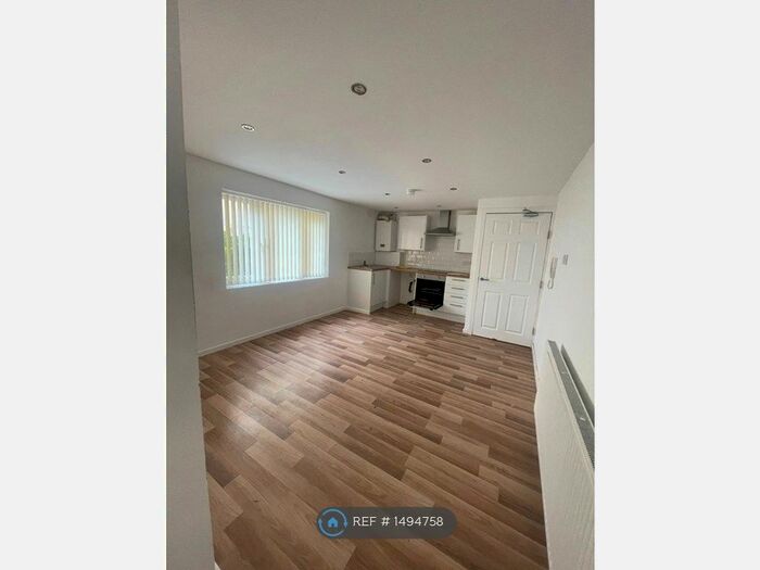 1 Bedroom Flat To Rent In Promenade, Southport, PR8