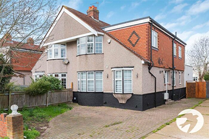 5 Bedroom Semi Detached House For Sale In Welling Way, Welling, Kent, DA16