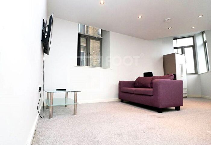 1 Bedroom Flat To Rent In Grattan House, Rent Incentives Available, BD1