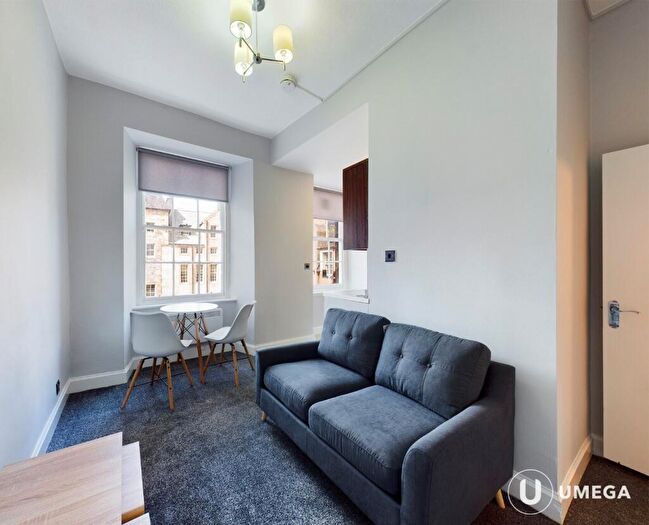 1 Bedroom Flat To Rent In James Court, Old Town, Edinburgh, EH1