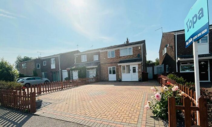 4 Bedroom Semi-Detached House For Sale In St. Davids Road, Rochester, ME3