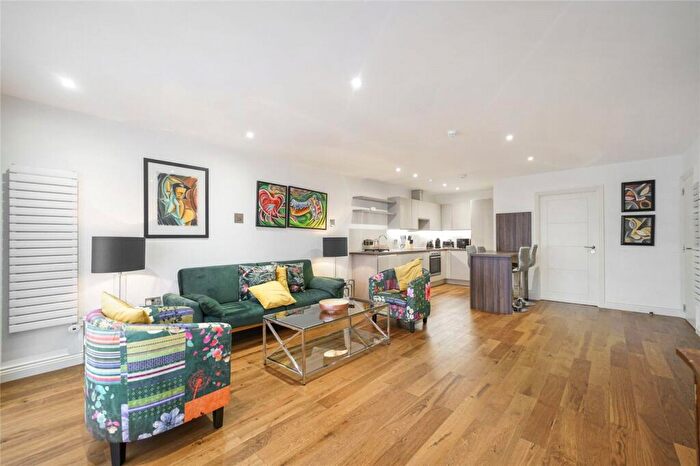 1 Bedroom Apartment For Sale In Kentish Town Road, London, NW1