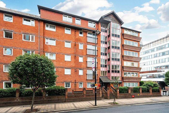 2 Bedroom Flat To Rent In The Broadway, Wimbledon, SW19