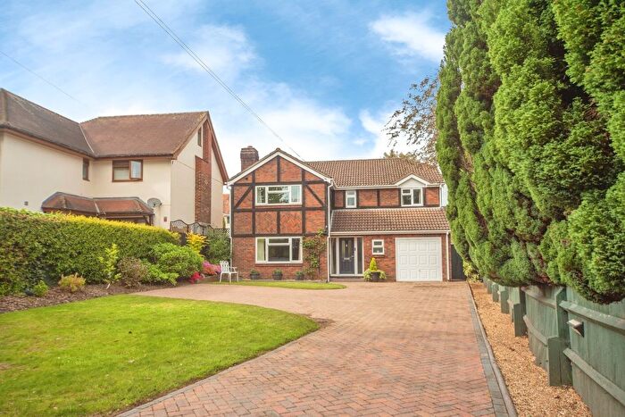 4 Bedroom Detached House For Sale In Bassett Crescent East, Southampton, Hampshire, SO16