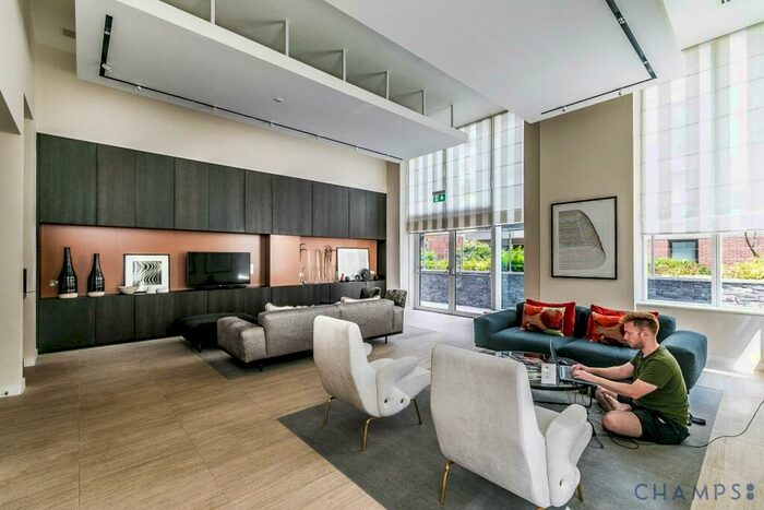 2 Bedroom Flat To Rent In Skyline Apartments, Woodberry Down, N4