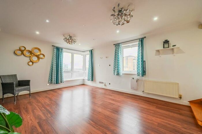 2 Bedroom Flat To Rent In Newport Avenue, Isle Of Dogs, London, E14