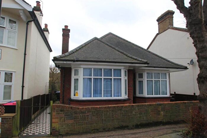 3 Bedroom Detached Bungalow To Rent In St. Johns Road, Westcliff On Sea, SS0