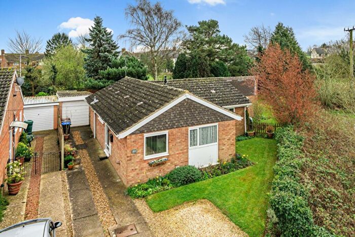 3 Bedroom Bungalow For Sale In Glebe Close, Holcot, NN6
