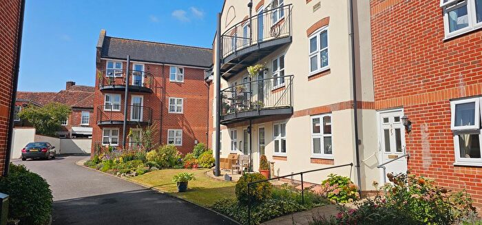 2 Bedroom Flat To Rent In St. Edmunds Church Street, Salisbury, SP1